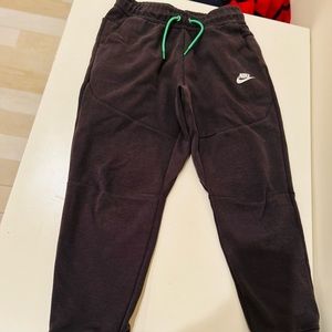 Nike sportswear tech boy Pans in size large great condition